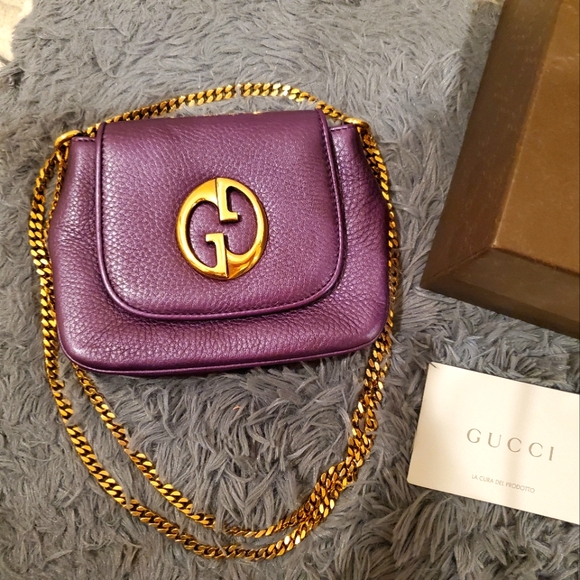 Gucci Handbags - LIKE NEW- Gucci GG Logo Leather Flap Gold Chain shoulder bag